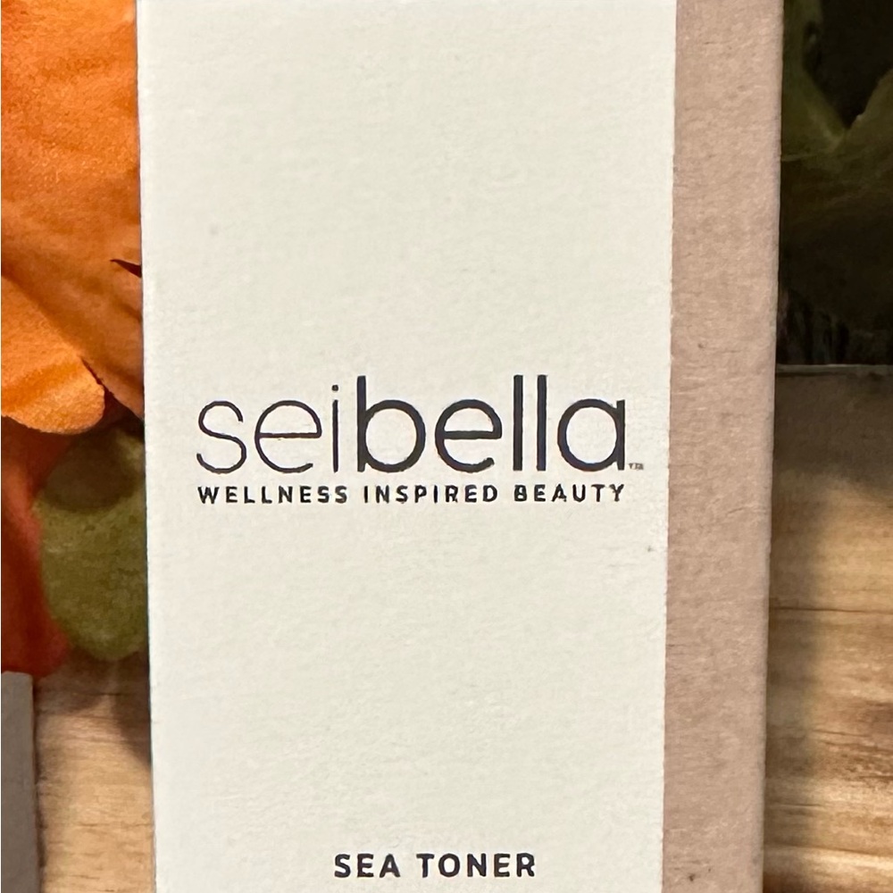 Sea Toner - Elegant White and Natural Brown